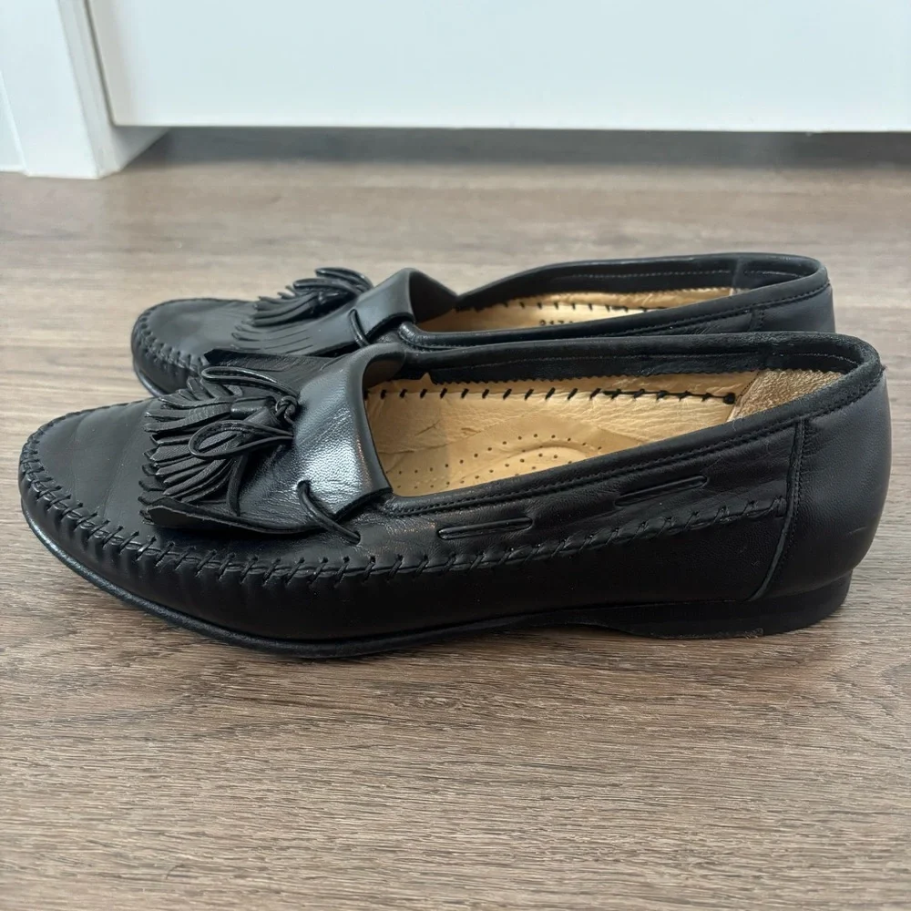 Men’s Santoni Vero Cuoio Italian Old Money Leather Slip On Loafers w/ Tassles